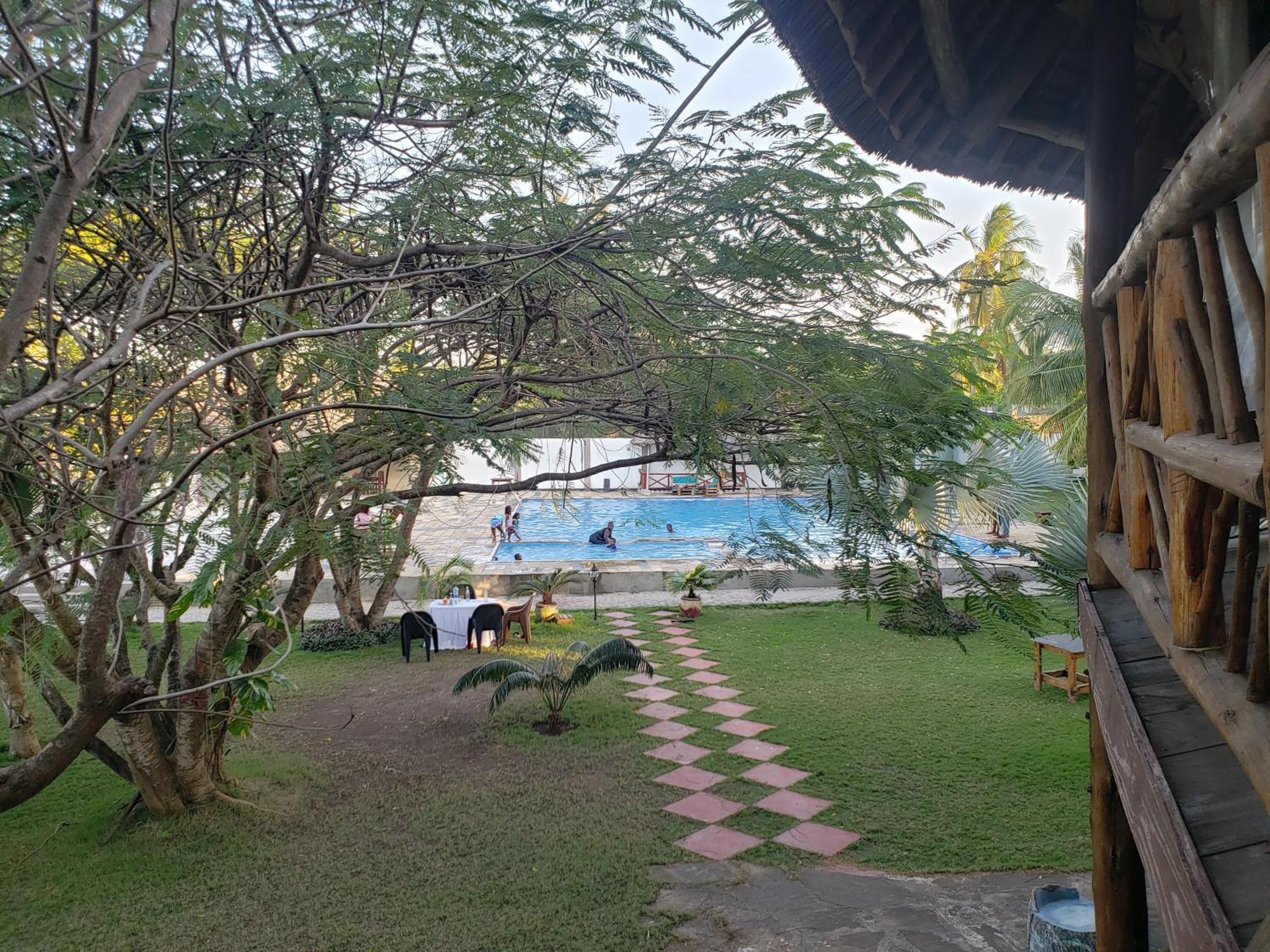 Kwa Mama Village Beach Resort Дар-эс-Саламе Экстерьер фото