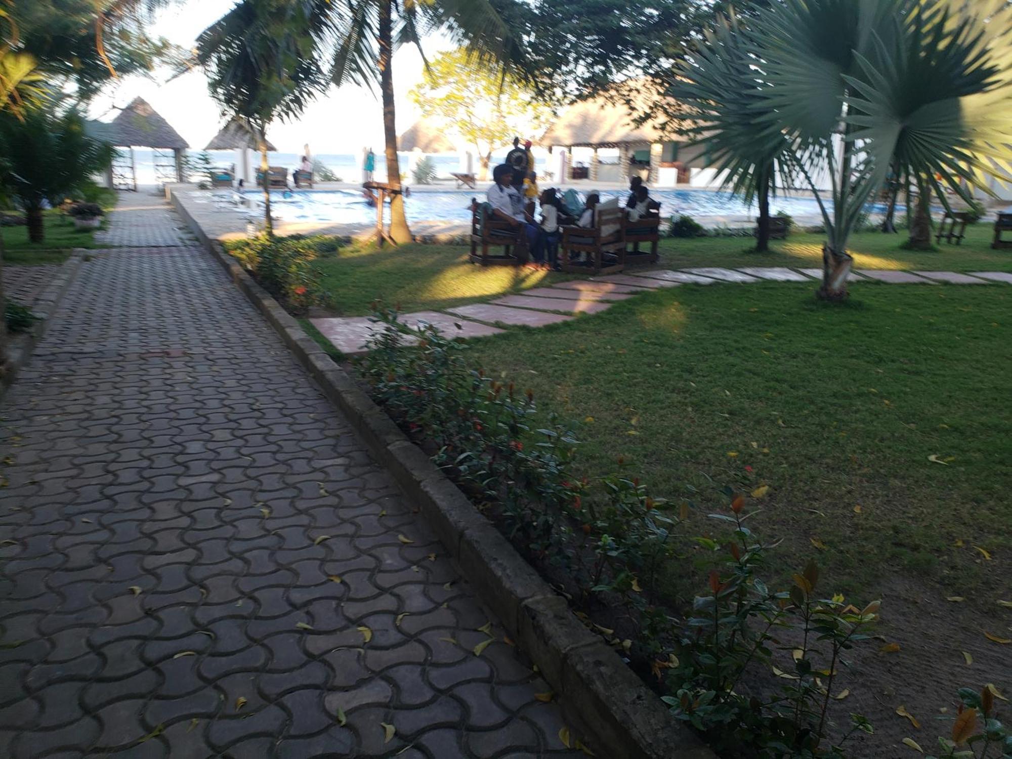 Kwa Mama Village Beach Resort Дар-эс-Саламе Экстерьер фото