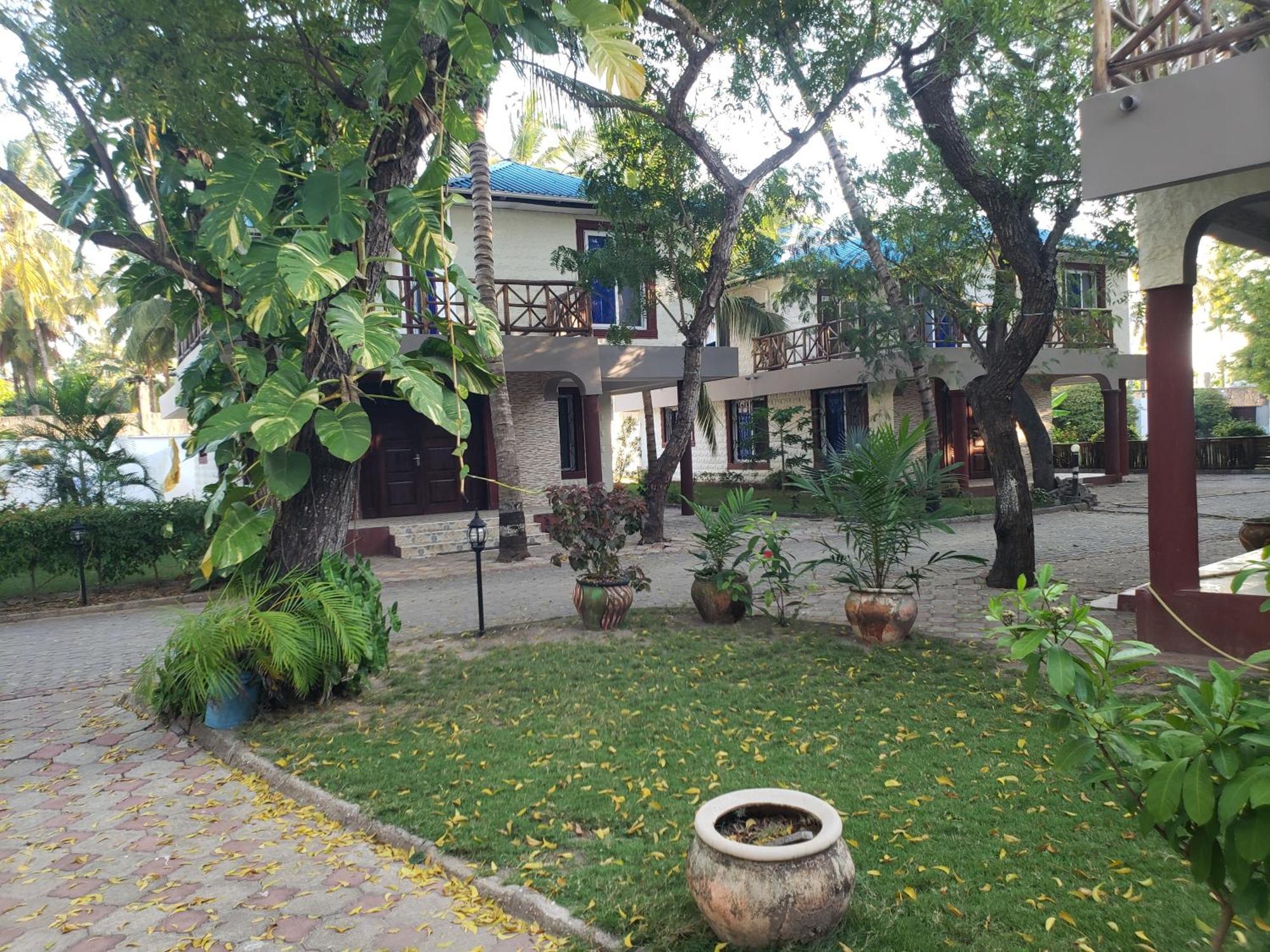 Kwa Mama Village Beach Resort Дар-эс-Саламе Экстерьер фото
